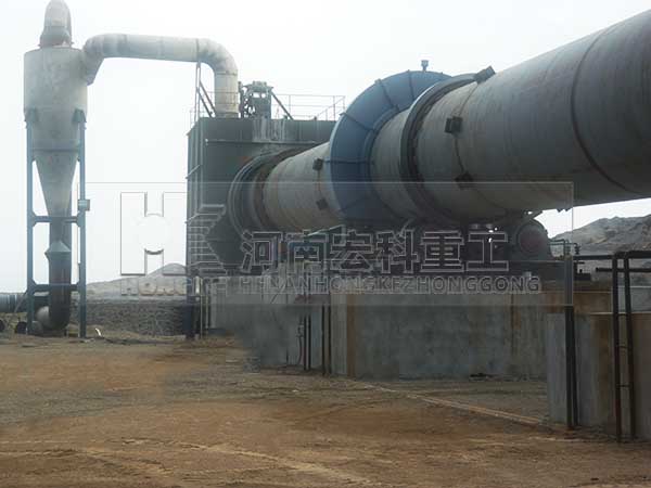 新疆哈密雙段陶?；剞D(zhuǎn)窯生產(chǎn)現(xiàn)場