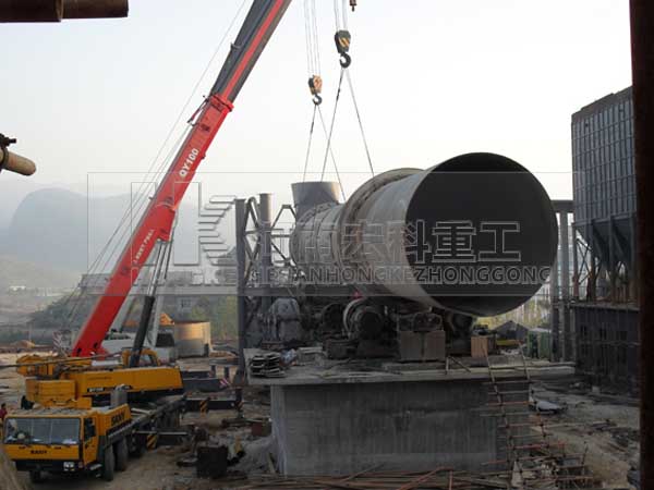 遼寧丹東頁巖陶?；剞D(zhuǎn)窯安裝現(xiàn)場